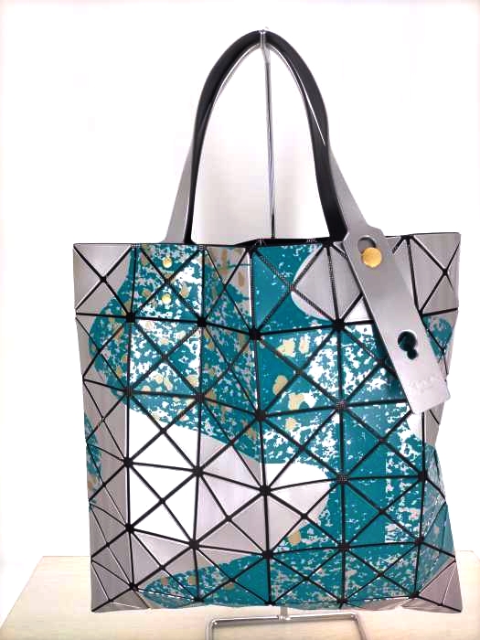 BAO BAO ISSEY MIYAKE(バオバオイッセイミヤケ) ペインティング加工 プリズムトートバッグ レディース 表記無