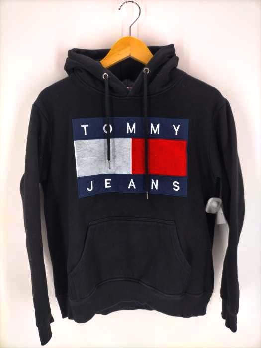 tommy jeans(トミージーンズ) ロゴパッチプルオーバーパーカー メンズ JPN：M