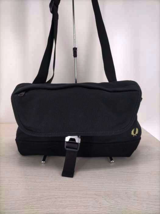 フレッドペリー FRED PERRY ロゴショルダーバッグ メンズ 表記無