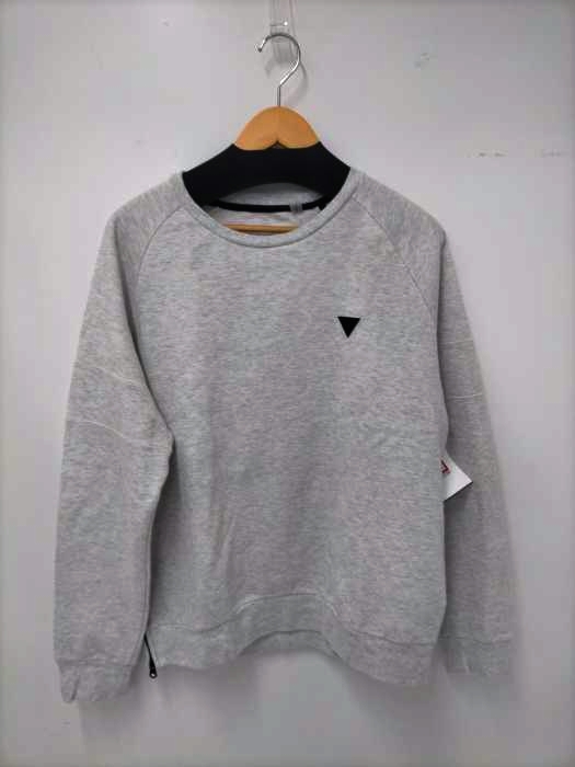GUESS(ゲス) 胸元ラバーロゴ 裾ジップクルーネックスウェット メンズ import：L