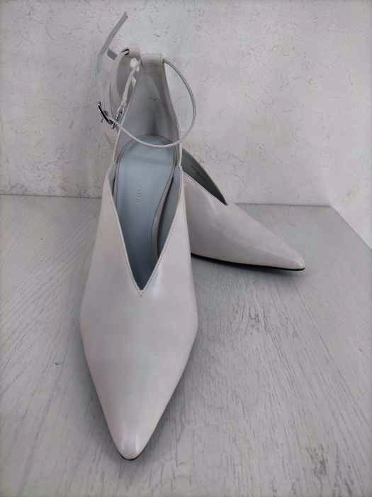 チャールズキース CHARLES & KEITH ポインテッドトゥ パンプス レディース JPN：39
