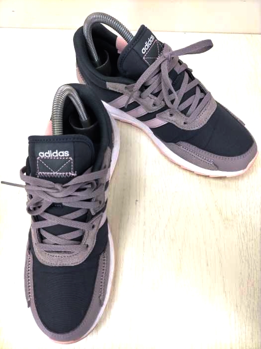 adidas(アディダス) RETRORUN ローカットスニーカー レディース JPN：24