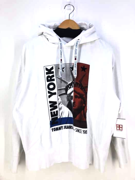 tommy jeans(トミージーンズ) Erkek Beyaz Sweatshirt Tjm Photo Hoodıe フォトプリントパーカー メンズ トップス パーカー