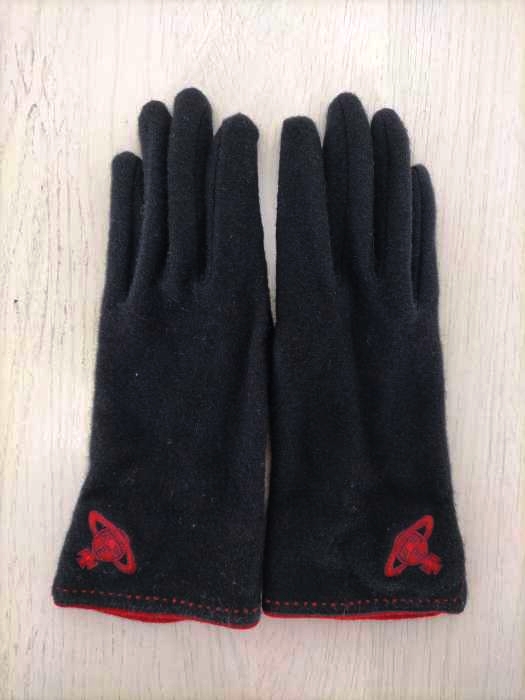 ヴィヴィアンウエストウッド Vivienne Westwood オーブ ハート刺繍 パタゴニアウール手袋 レディース 表記無
