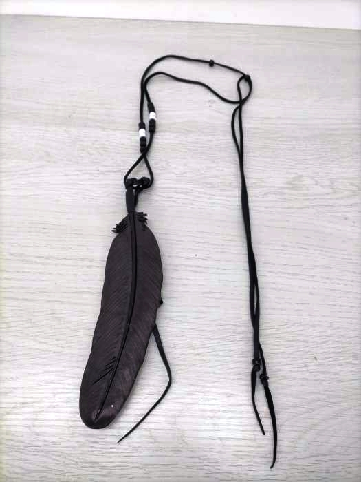 TAKAHIRO MIYASHITA The SoloIst.(タカヒロミヤシタザソロイスト) 19SS LEATHER FEATHER NECKLACE メンズ 表記無