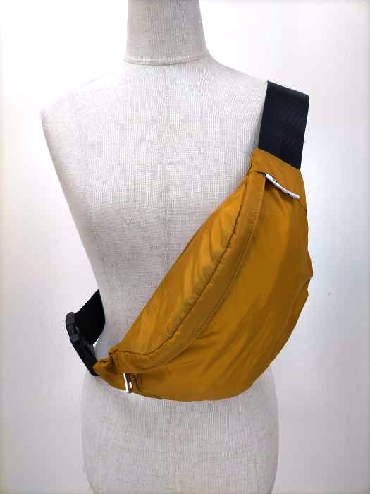 A.P.C.(アーペーセー) ナイロンメッセンジャーバッグ メンズ 表記無