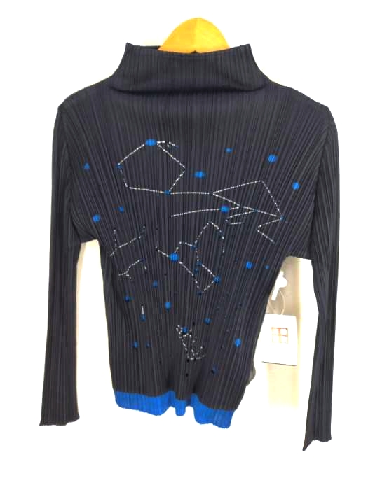 プリーツプリーズイッセイミヤケ PLEATS PLEASE ISSEY MIYAKE 星座デザインハイネックプリーツカットソー レディース  3