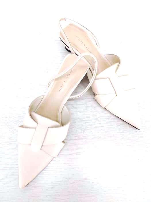 CHARLES & KEITH(チャールズキース) クリスクロスシリンドリカルヒール スリングバックパンプス レディース EUR：35