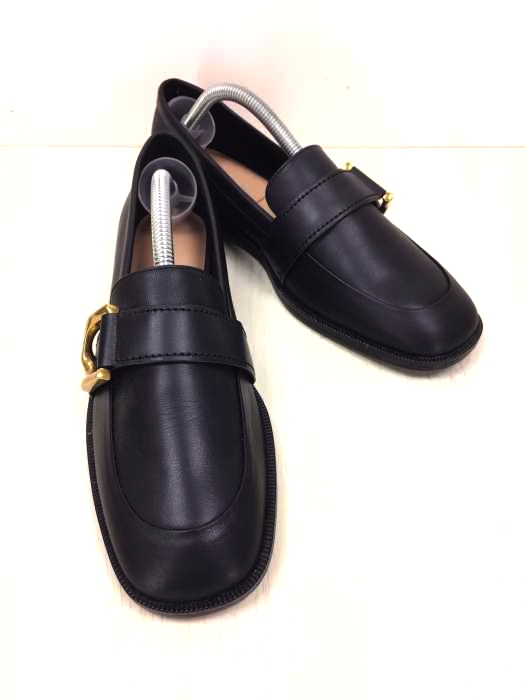 CHARLES & KEITH(チャールズキース) メタリックバックル ペニーローファー レディース  37