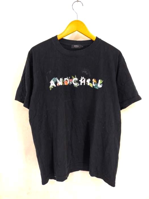 &CHILL(アンドチル) フロントロゴプリント Tシャツ メンズ JPN：L