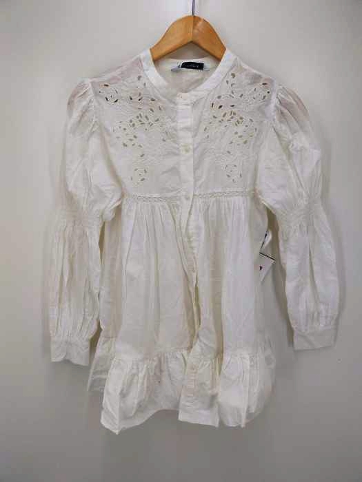 ZARA(ザラ) BLOUSE WITH CUTWORK EMBROIDERY レディース JPN：XS