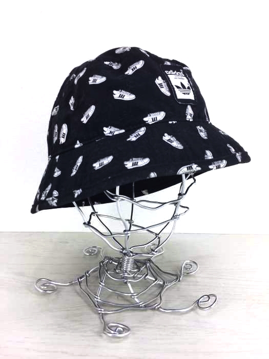 adidas(アディダス) スニーカー柄バケットハット メンズ UK：38 54-57