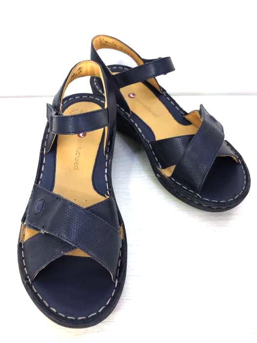 Clarks(クラークス) Un Dima Navy Leather Sandals レディース  3 2/1