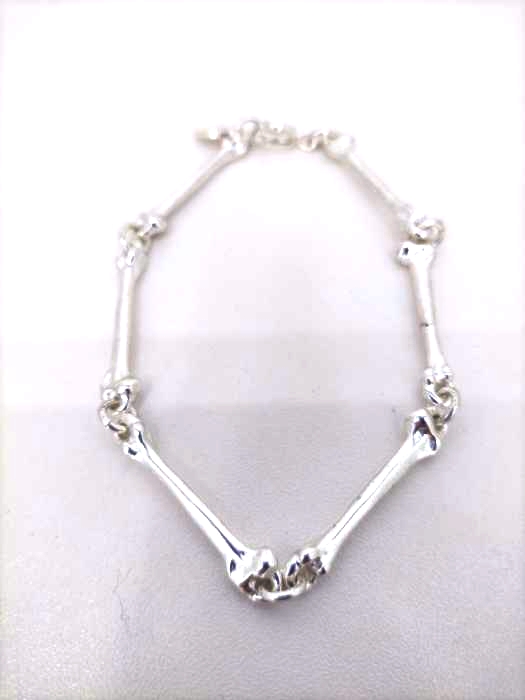 TAKAHIRO MIYASHITA The SoloIst.(タカヒロミヤシタザソロイスト) skelton bone bracelet メンズ 表記無