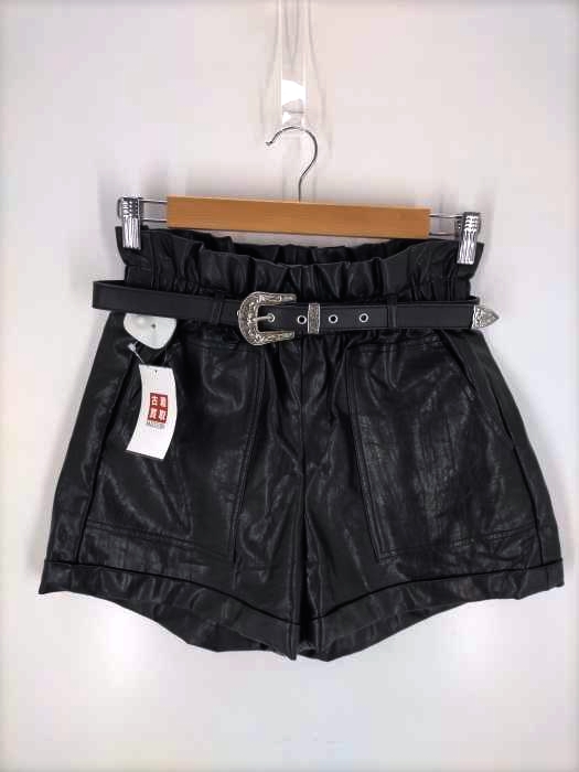 BERSHKA(ベルシュカ) フェイクレザーショーツ パンツ レディース JPN：L