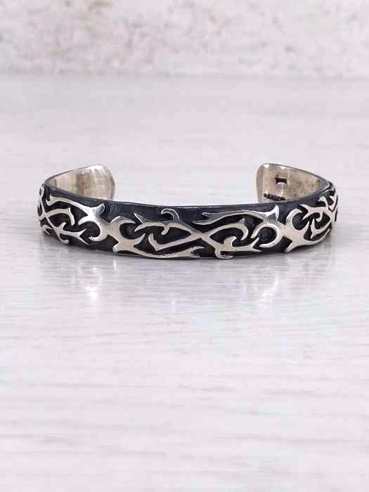 NAVAJO（ナバホ） 925刻印 トライバル柄シルバーバングル メンズ アクセサリー バングル