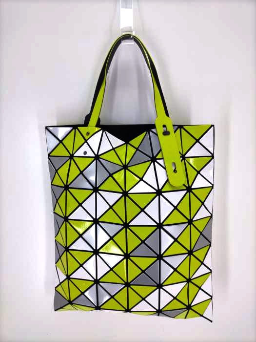 BAO BAO ISSEY MIYAKE(バオバオイッセイミヤケ) マルチカラー プリズム 
