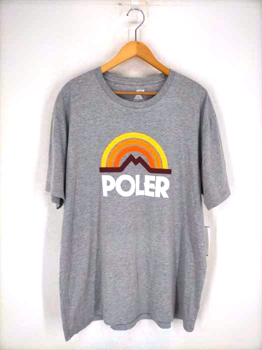 POLeR(ポーラー) CAMP VIBES ロゴプリントクルーネック メンズ JPN：XL JPN：XL