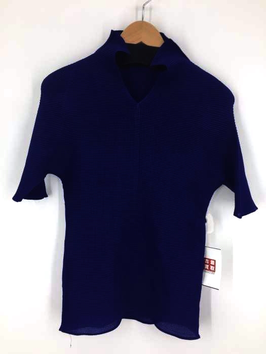 ISSEY MIYAKE PLEATS(T.)（イッセイミヤケ プリーツ） ハイネック